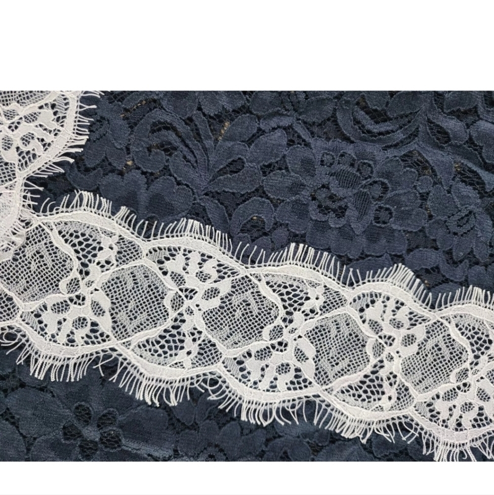 Loft Lace Top - Picture 2 of 4